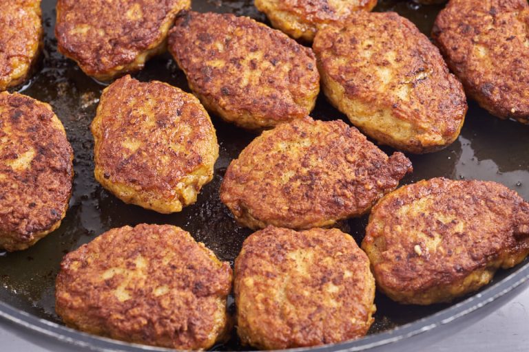 Danish chicken meatballs - Recipe for frikadeller with ground chicken