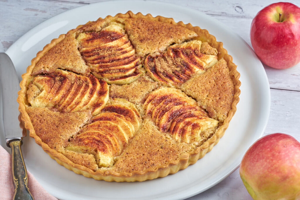 Frangipane apple tart - Recipe for Easy Apple Tart with Almonds